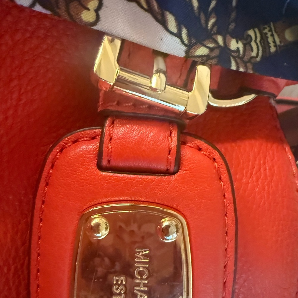 Michael Kors Hamilton Vibrant Red Leather Shoulder Bag with Gold Accents - Picture 3 of 16